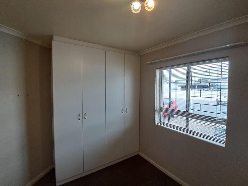 To Let 2 Bedroom Property for Rent in Uitzicht Western Cape